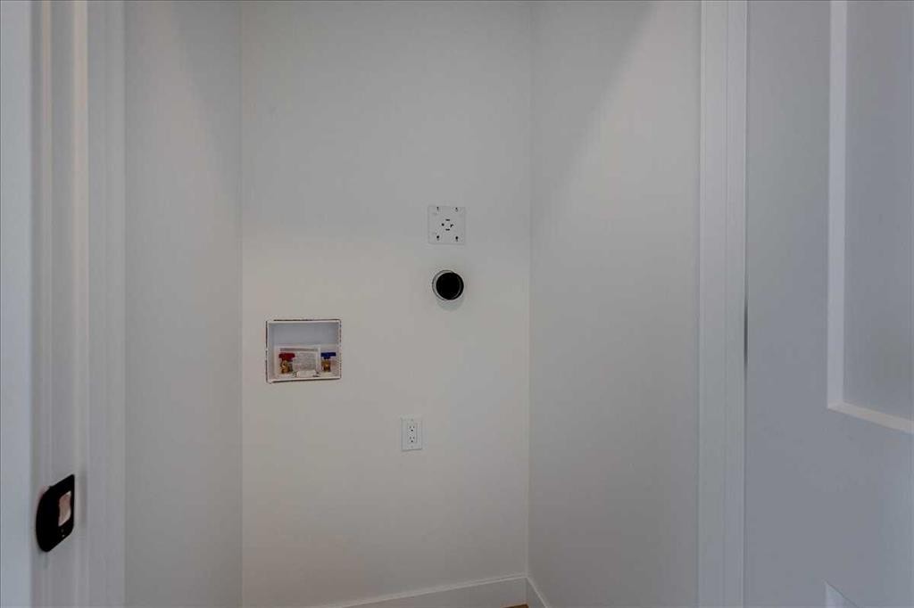 32 Inglis Crescent, Sylvan Lake, AB - Indoor Photo Showing Other Room