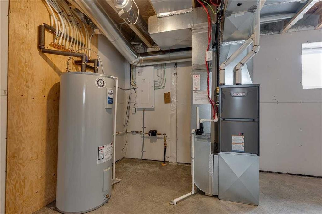 32 Inglis Crescent, Sylvan Lake, AB - Indoor Photo Showing Basement