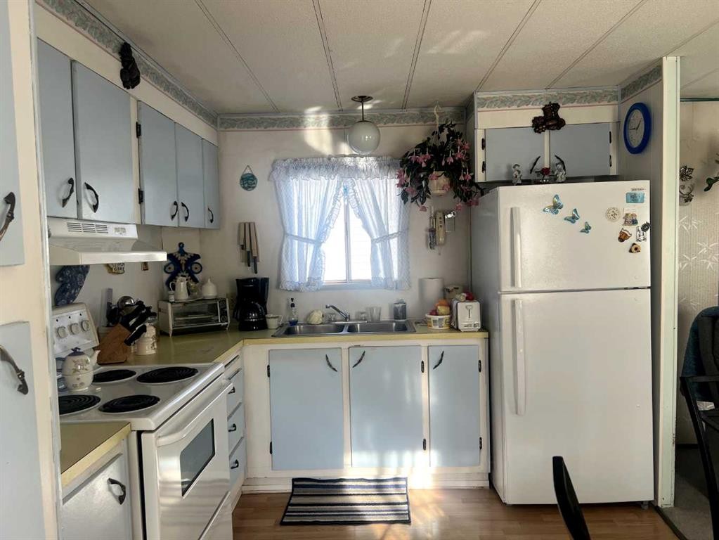 13 Lake Trail Estates, Bentley, AB