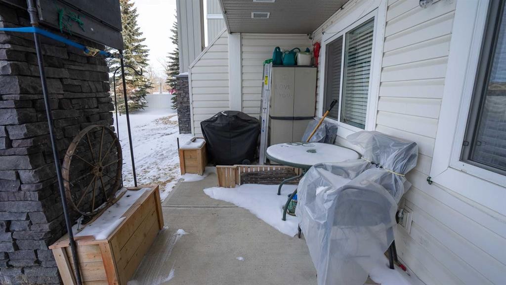 106-60 Jacobs Close, Red Deer, AB - Outdoor With Deck Patio Veranda With Exterior