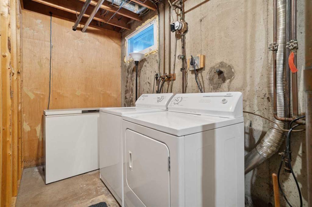 5218 53A Avenue, Camrose, AB - Indoor Photo Showing Laundry Room