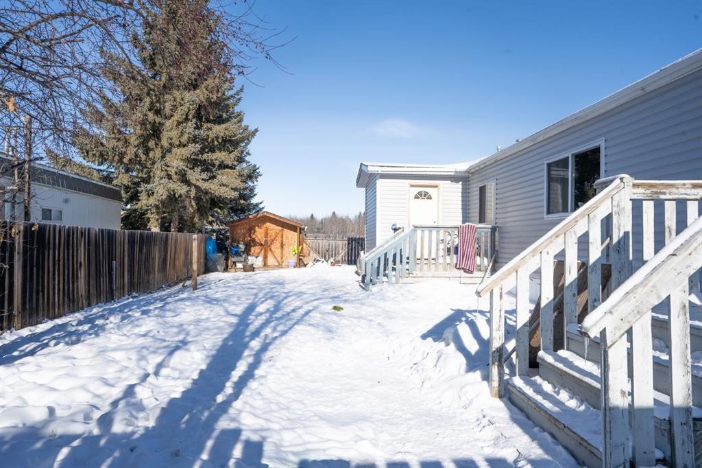 5027 54 Avenue, Bashaw, AB - Outdoor