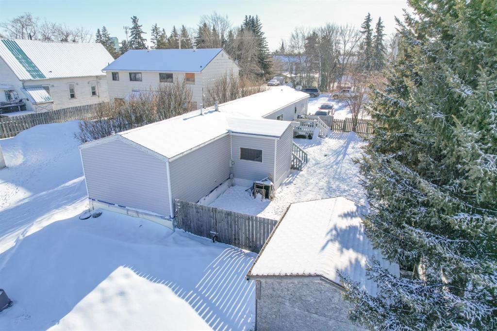 5027 54 Avenue, Bashaw, AB - Outdoor