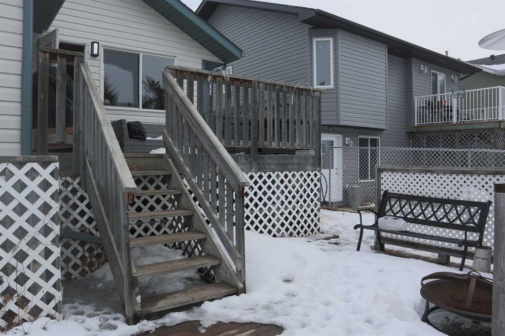 5228 41 St Crescent, Innisfail, AB - Outdoor With Deck Patio Veranda With Exterior