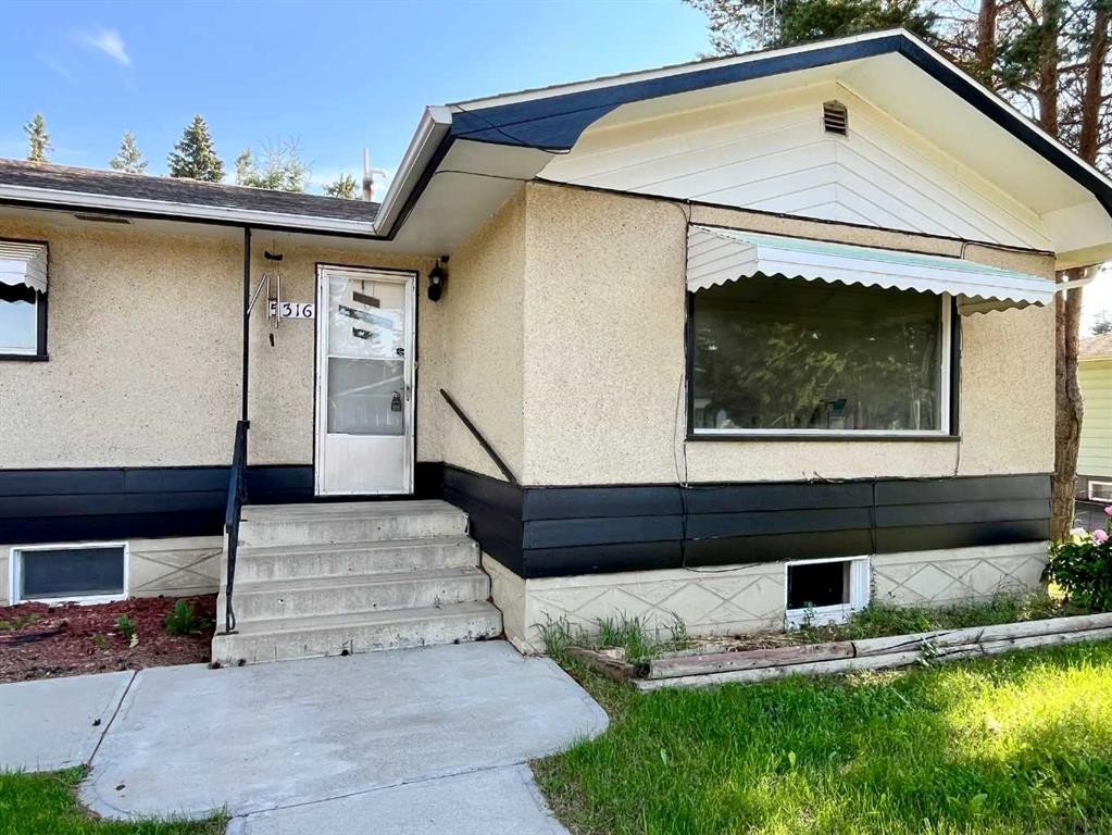 5316 55 Avenue, Viking, AB - Outdoor With Exterior