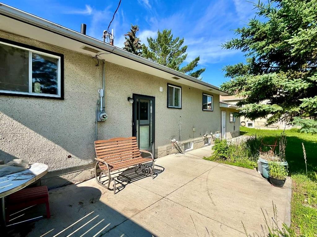 5316 55 Avenue, Viking, AB - Outdoor With Exterior