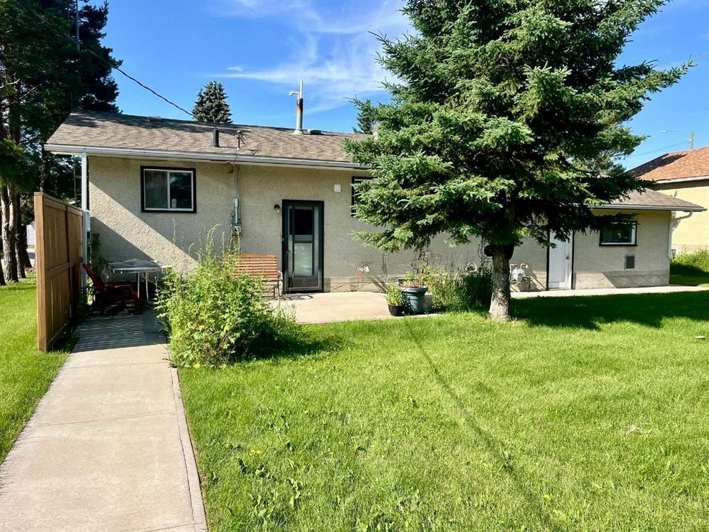5316 55 Avenue, Viking, AB - Outdoor