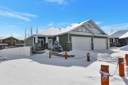 12 Rosse Place Sylvan Lake, AB T4S 0M7