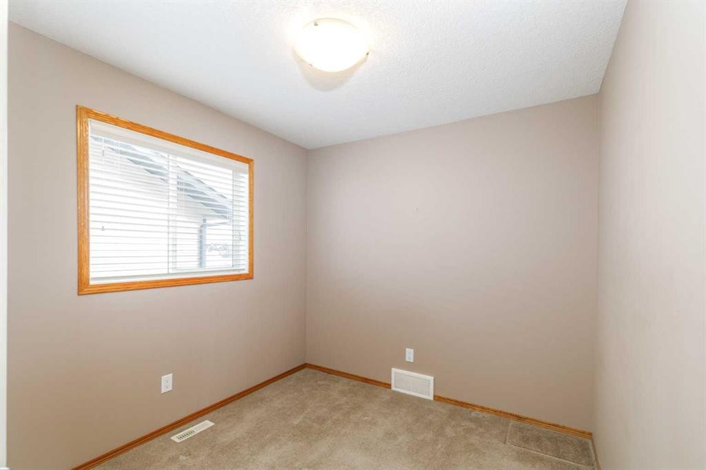30 Ireland Crescent, Red Deer, AB - Indoor Photo Showing Other Room