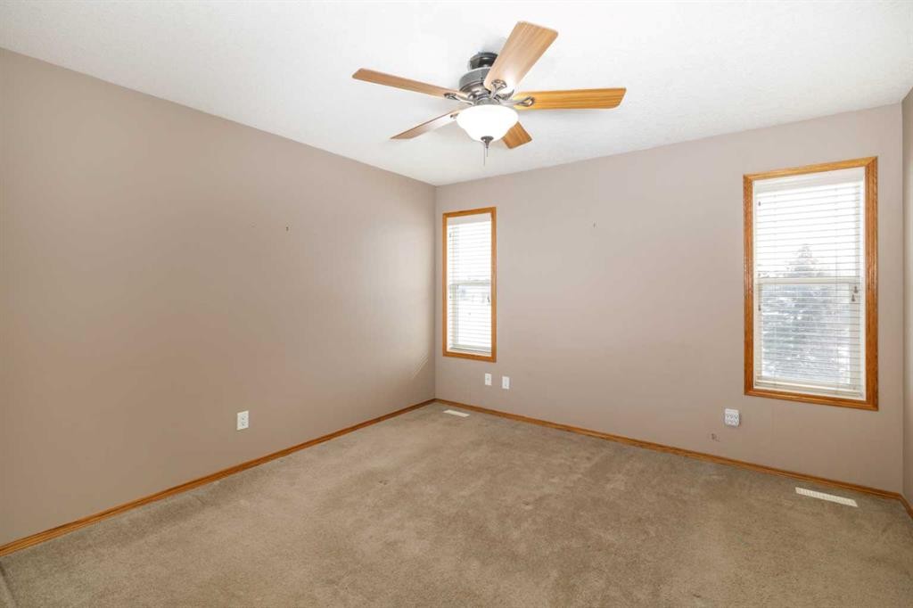 30 Ireland Crescent, Red Deer, AB - Indoor Photo Showing Other Room