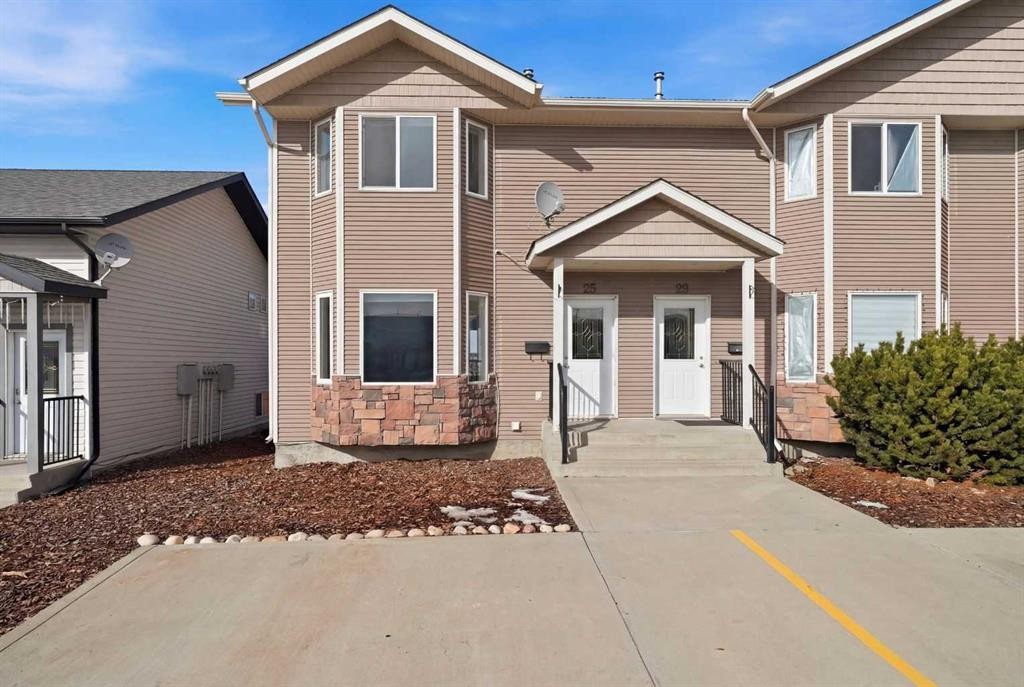 25 Winston Place, Blackfalds, AB - Outdoor