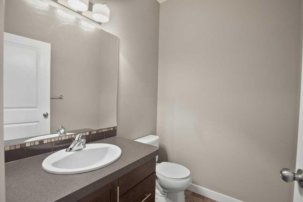 143 Vanier Drive, Red Deer, AB - Indoor Photo Showing Bathroom