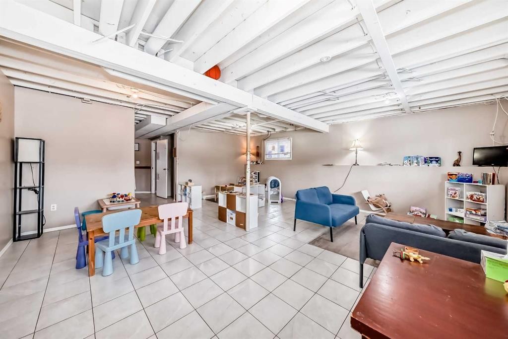 4105 53 Avenue, Innisfail, AB - Indoor