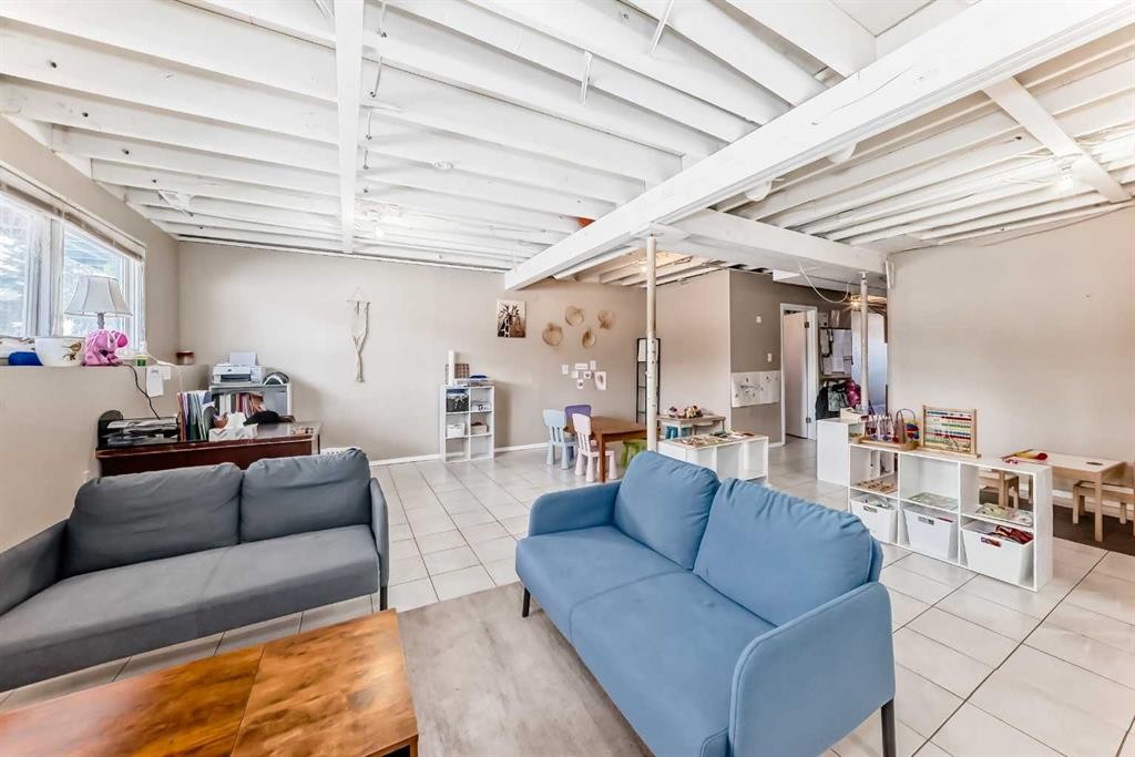 4105 53 Avenue, Innisfail, AB - Indoor Photo Showing Other Room