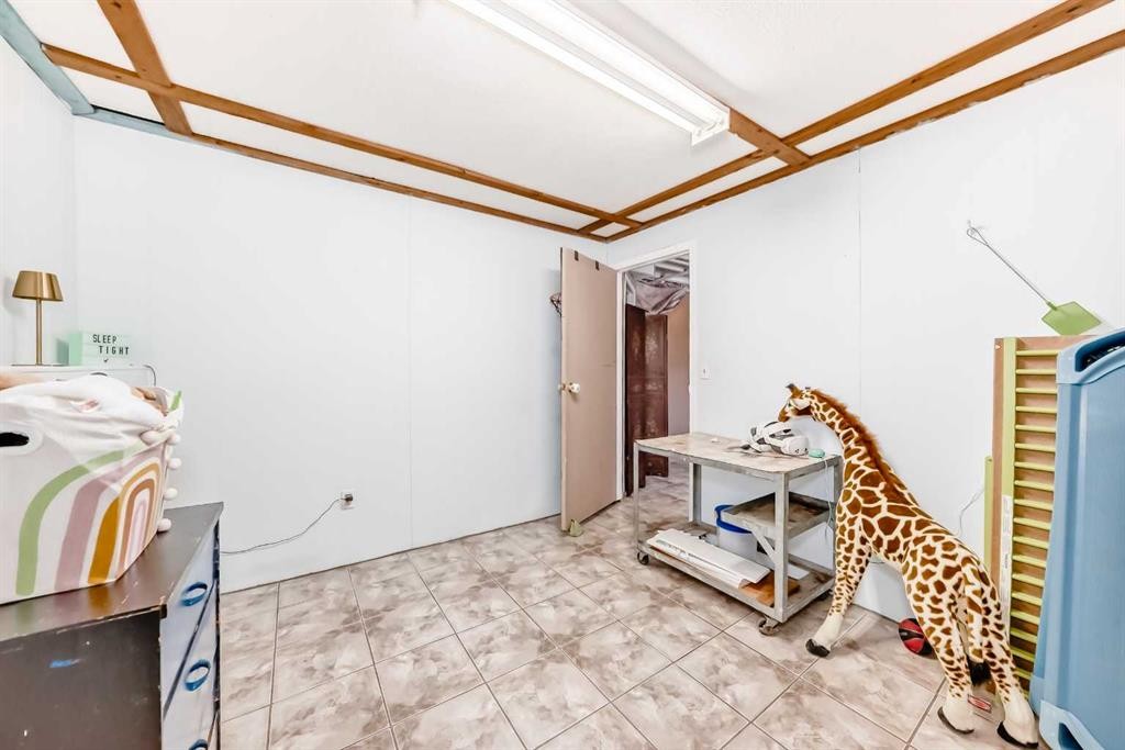 4105 53 Avenue, Innisfail, AB - Indoor Photo Showing Other Room