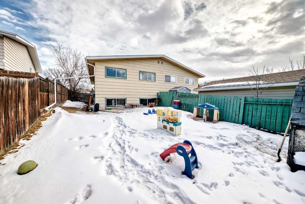 4105 53 Avenue, Innisfail, AB - Outdoor