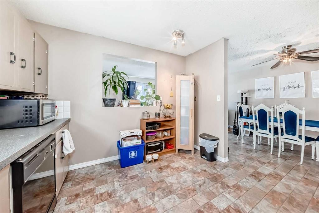 4105 53 Avenue, Innisfail, AB - Indoor