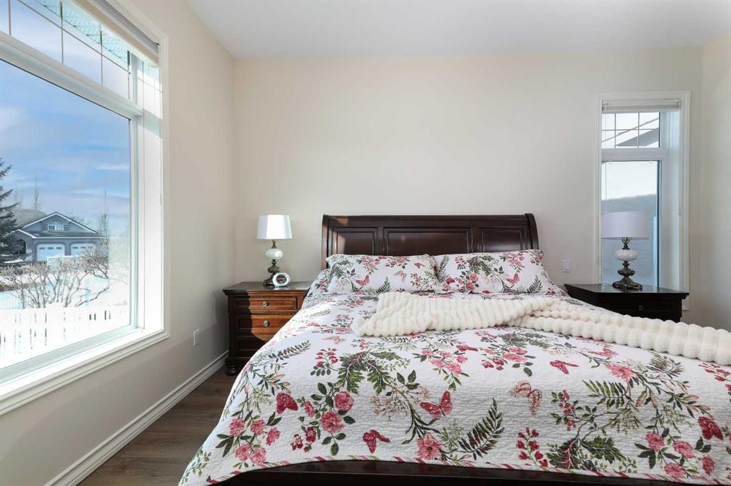 147 Alexander Crescent, Red Deer, AB - Indoor Photo Showing Bedroom