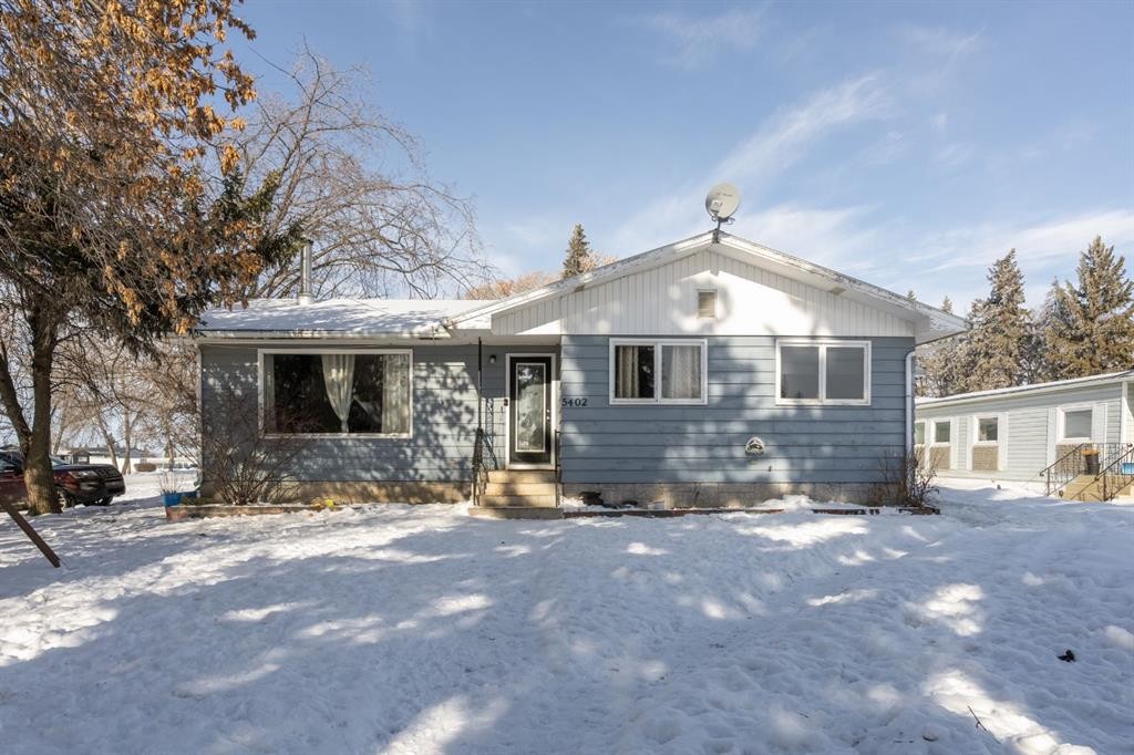 5402 52 Street, Bashaw, AB - Outdoor With Facade