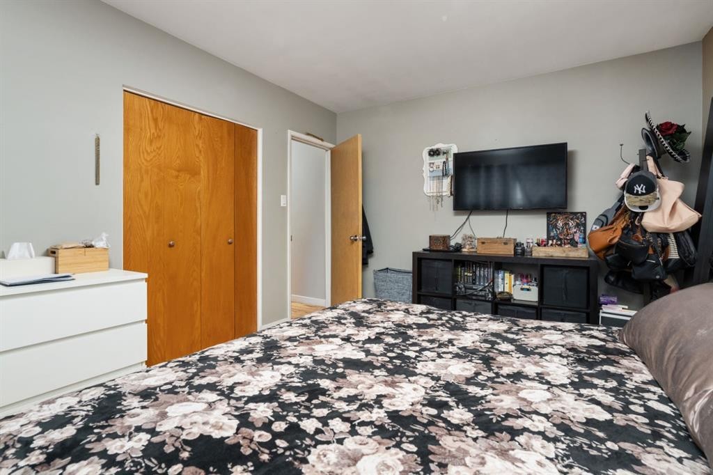 5402 52 Street, Bashaw, AB - Indoor Photo Showing Bedroom