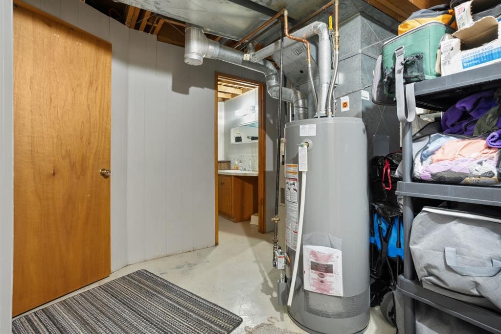 5402 52 Street, Bashaw, AB - Indoor Photo Showing Basement