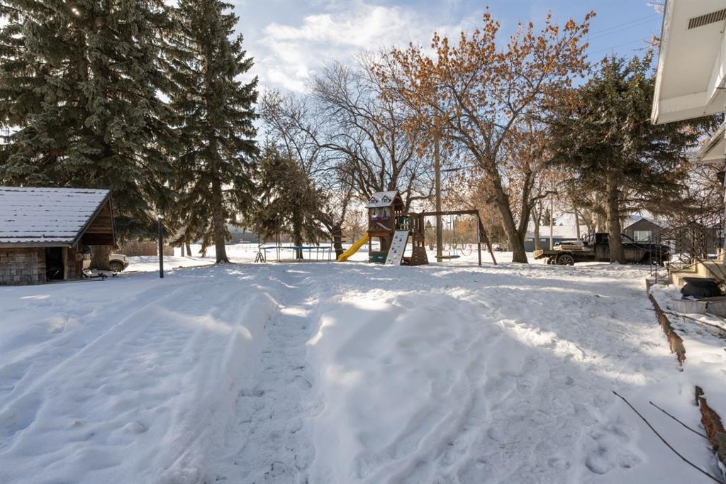 5402 52 Street, Bashaw, AB - Outdoor