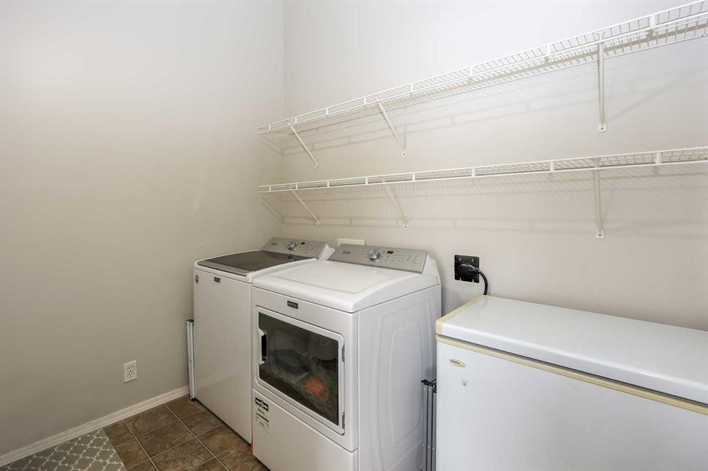 16 Durand Crescent, Red Deer, AB - Indoor Photo Showing Laundry Room