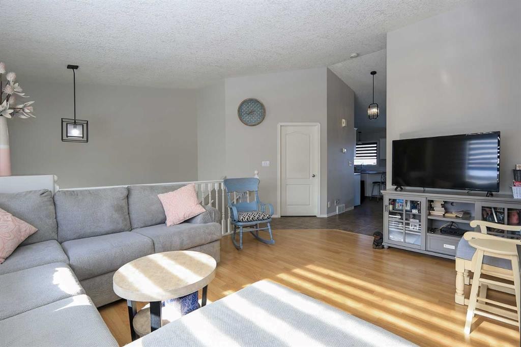 16 Durand Crescent, Red Deer, AB - Indoor Photo Showing Living Room