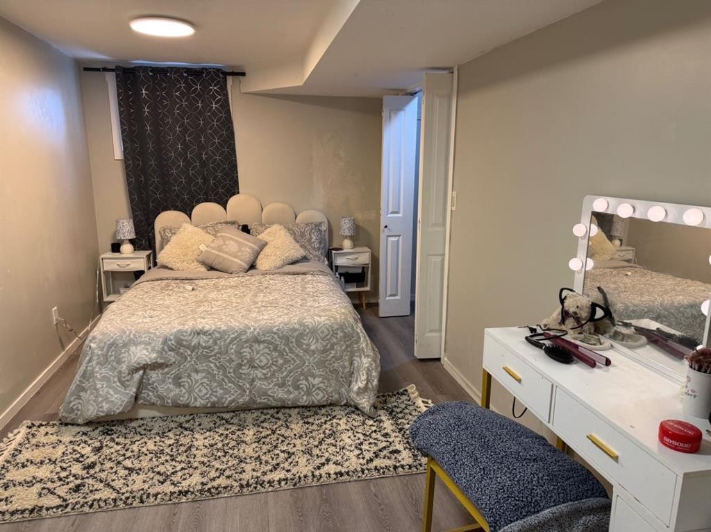 6320 Hewson Avenue, Red Deer, AB - Indoor Photo Showing Bedroom
