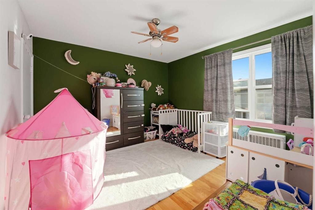 30 Poplar Crescent, Springbrook, AB - Indoor Photo Showing Bedroom