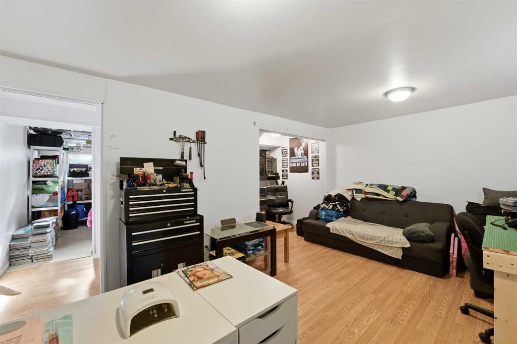 30 Poplar Crescent, Springbrook, AB - Indoor