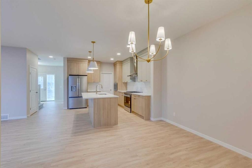 82 Alpine Common Sw, Calgary, AB - Indoor Photo Showing Kitchen