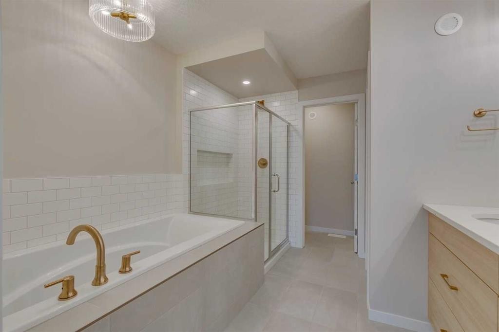 82 Alpine Common Sw, Calgary, AB - Indoor Photo Showing Bathroom
