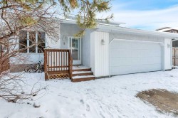 5 Blackstone Avenue Lacombe, AB T4L 1P8