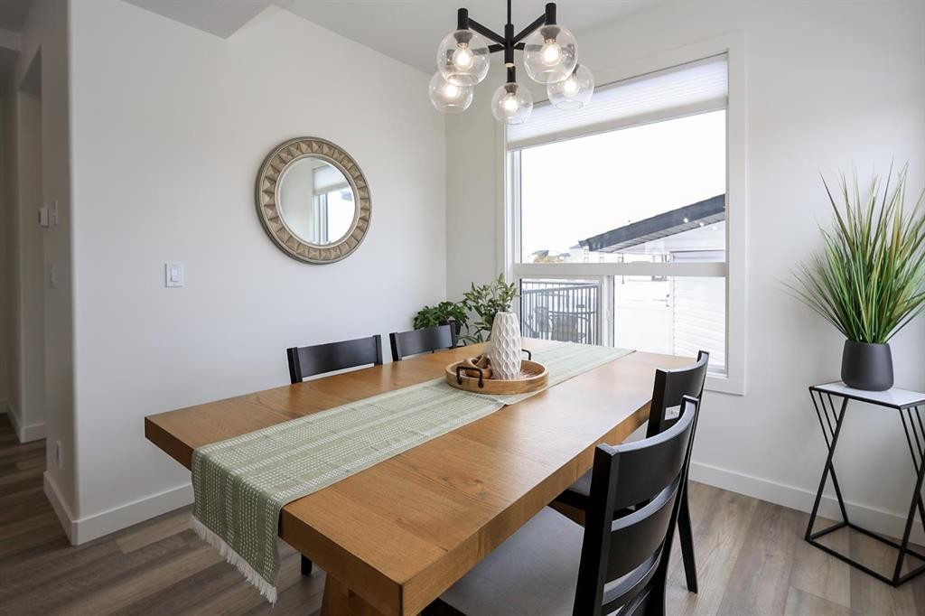 E-2 Evergreen Way, Red Deer, AB - Indoor Photo Showing Dining Room