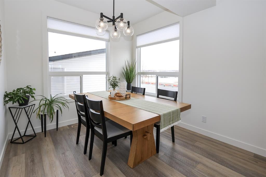 E-2 Evergreen Way, Red Deer, AB - Indoor Photo Showing Dining Room