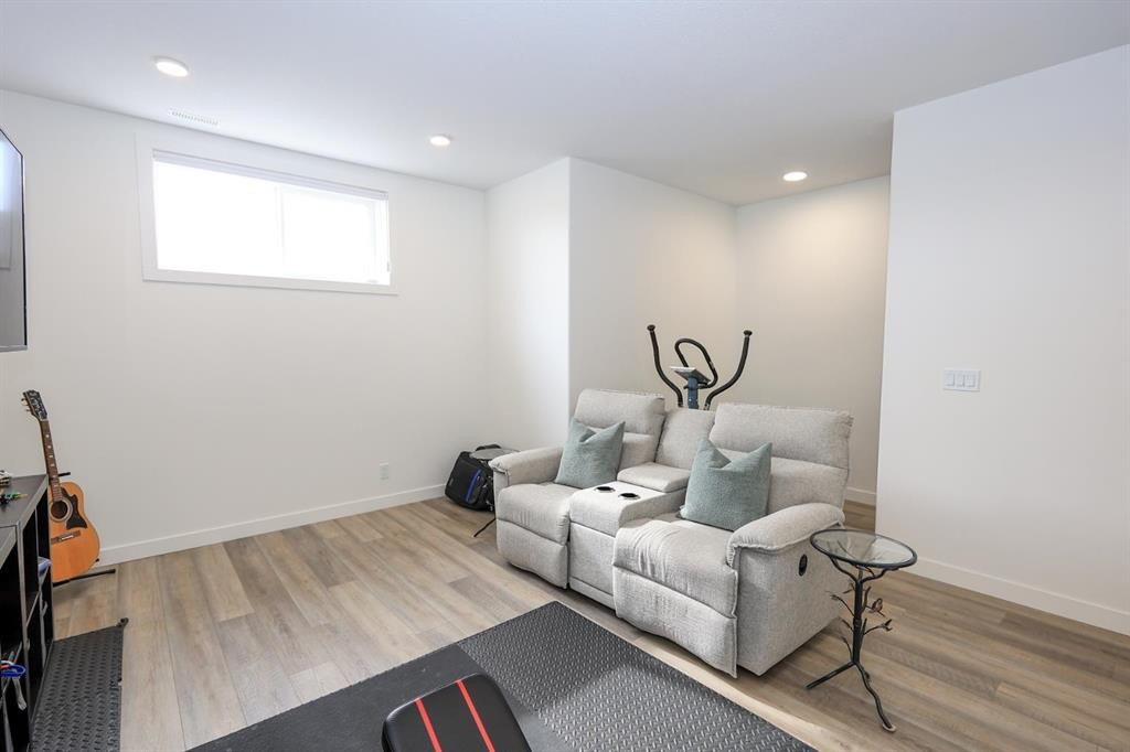 E-2 Evergreen Way, Red Deer, AB - Indoor