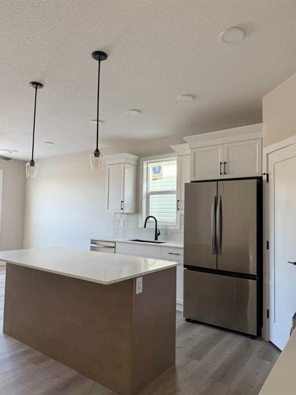 7 Gray Close, Sylvan Lake, AB - Indoor Photo Showing Kitchen With Stainless Steel Kitchen