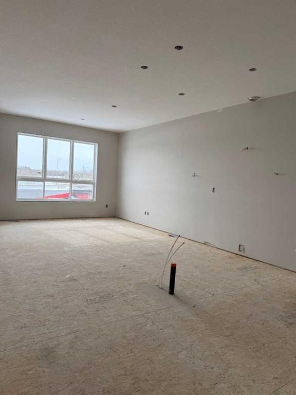 7 Gray Close, Sylvan Lake, AB - Indoor Photo Showing Other Room