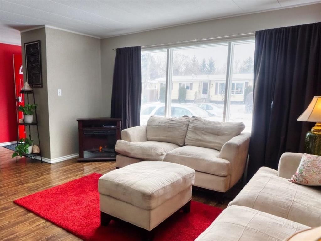 62 Parkland Drive, Sylvan Lake, AB