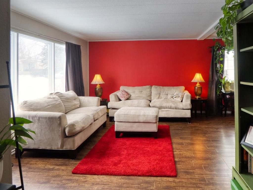 62 Parkland Drive, Sylvan Lake, AB