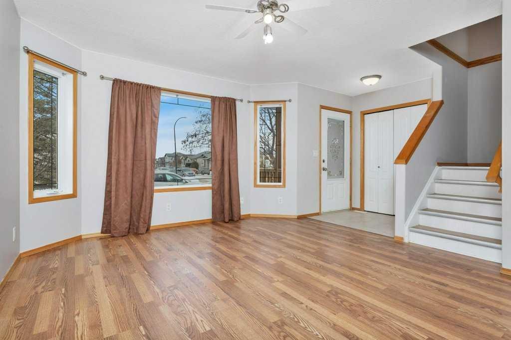 220 Deschner Close, Red Deer, AB - Indoor Photo Showing Other Room