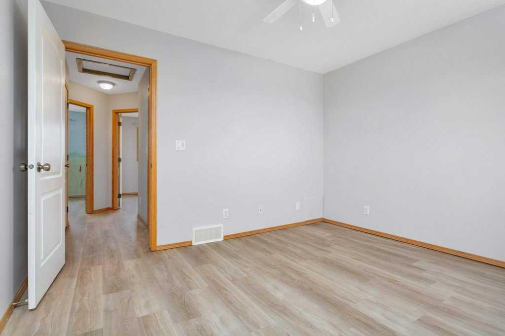 220 Deschner Close, Red Deer, AB - Indoor Photo Showing Other Room