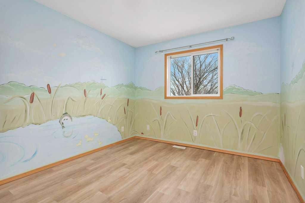 220 Deschner Close, Red Deer, AB - Indoor Photo Showing Bedroom