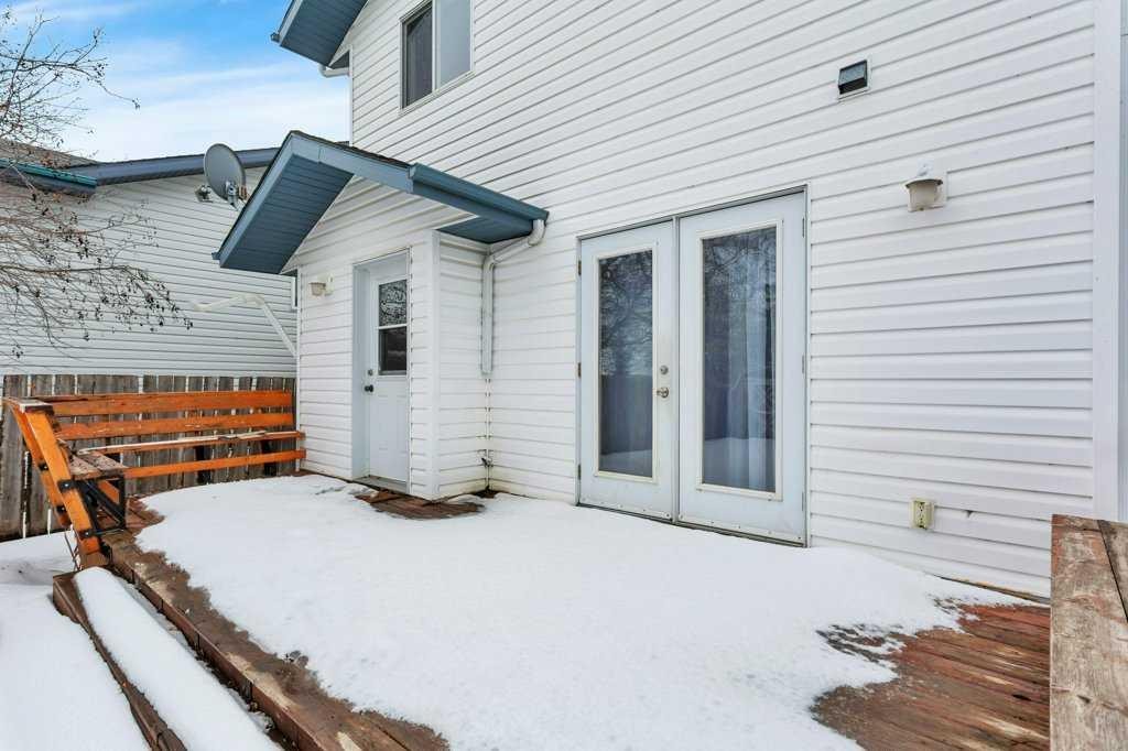 220 Deschner Close, Red Deer, AB - Outdoor With Deck Patio Veranda With Exterior