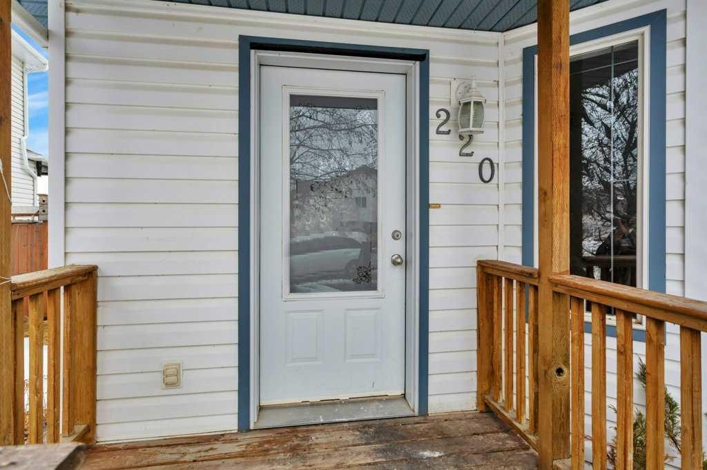 220 Deschner Close, Red Deer, AB - Outdoor With Exterior