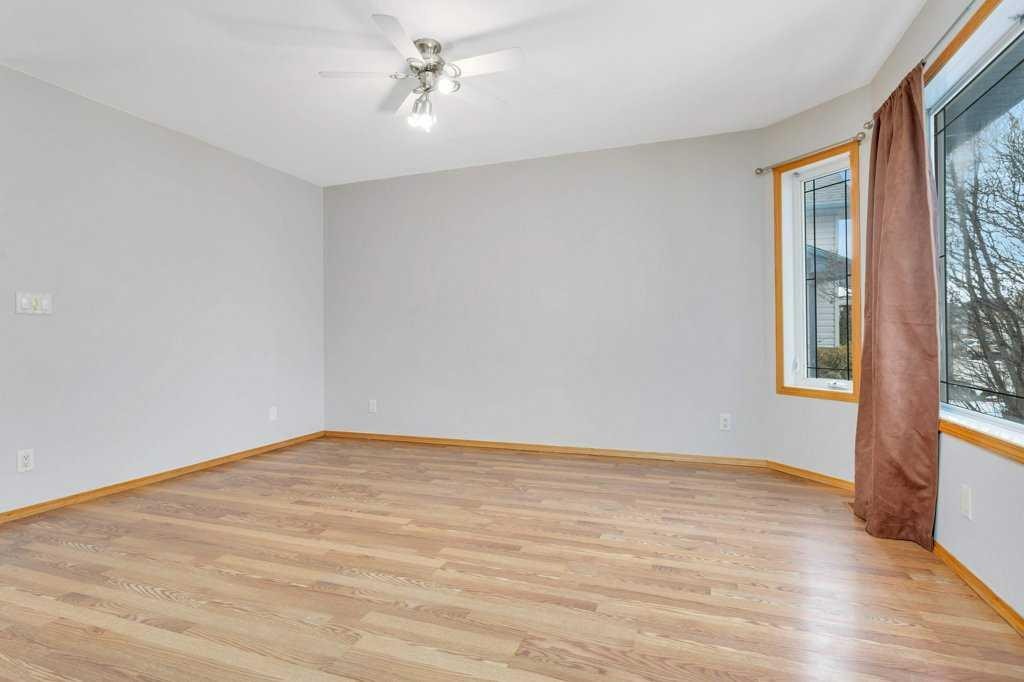 220 Deschner Close, Red Deer, AB - Indoor Photo Showing Other Room