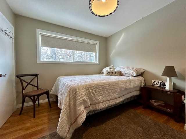 502 Plover Close, Pelican Point, AB - Indoor Photo Showing Bedroom