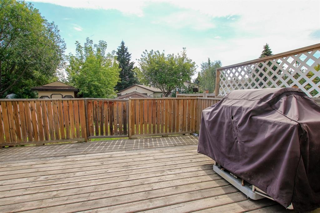 36 Mcblane Close, Red Deer, AB - Outdoor