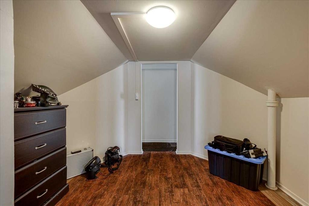 3912 55 Avenue, Red Deer, AB - Indoor Photo Showing Other Room